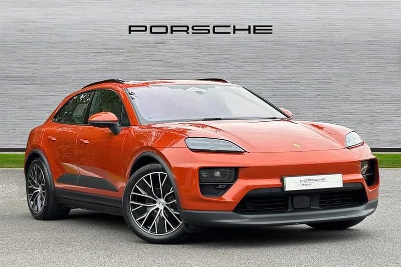 Unknown Used 2025 Porsche Macan SUV | £79,950 (Fair price) - Image 1/3