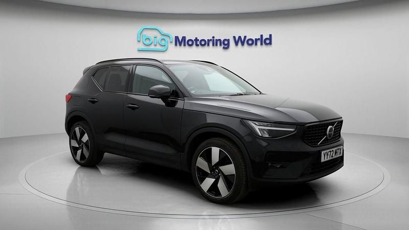 Black Used 2022 Volvo XC40 Ultimate SUV | £23,500 (Good price) - Image 1/4