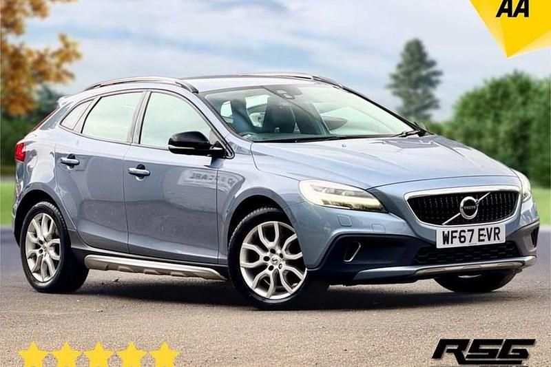 Used 2017 Volvo V40 CC Pro Estate | £7,695 (Fair price) - Image 1/1