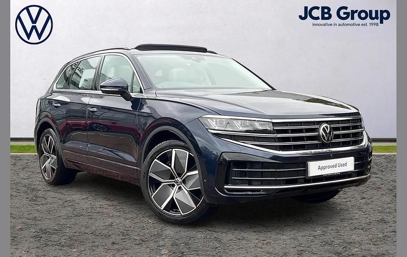 Blue Used 2025 VW Touareg Elegance SUV | £59,995 - Image 1/3