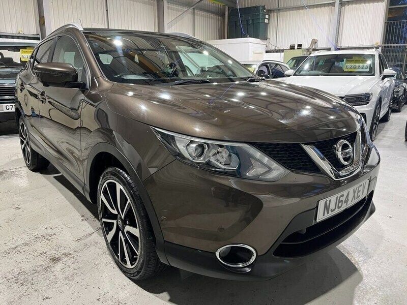 Beige Used 2014 Nissan Qashqai Tekna SUV | £7,695 (Fair price) - Image 1/4