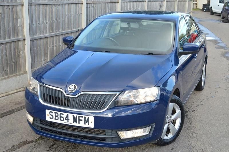 Blue Used 2014 Skoda Rapid SE Hatchback | £5,649 (Fair price) - Image 1/4