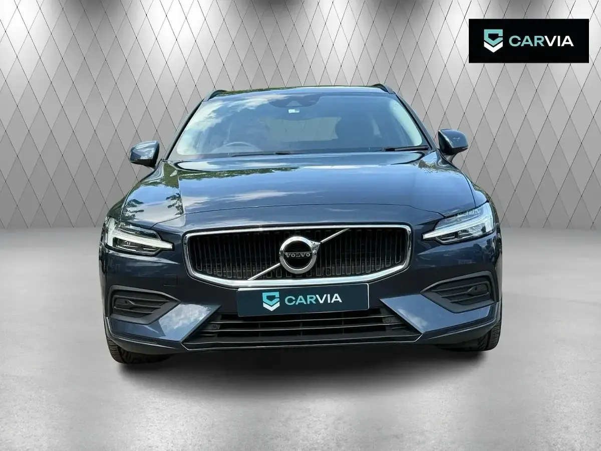 Used Volvo V60 Momentum 2021 Blue Estate