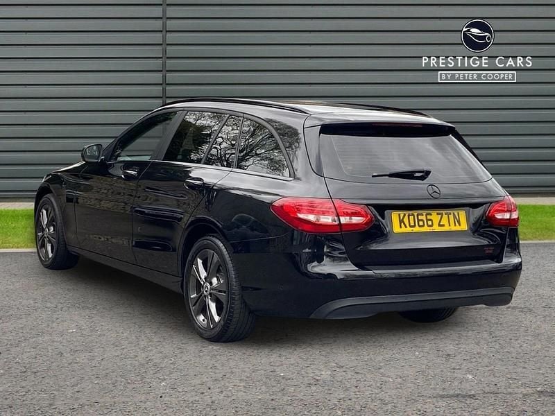 Used Mercedes C220 Executive 168 HP (123 kW) 2017 Black Estate