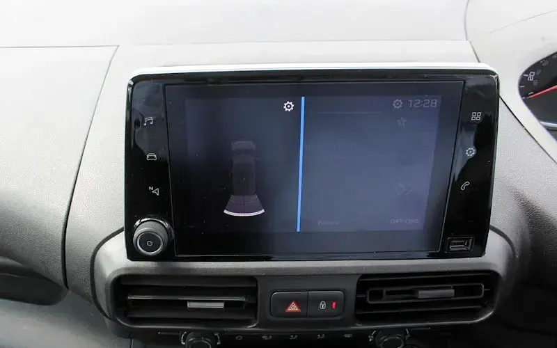 Used Peugeot Partner Premium 131 HP (96 kW) 2023 White MPV