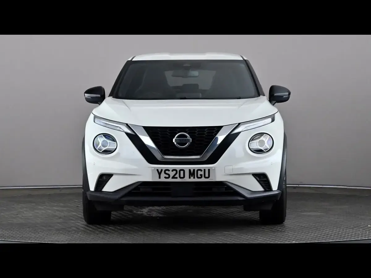 Used Nissan Juke N-Connecta 117 HP (86 kW) 2020 White SUV