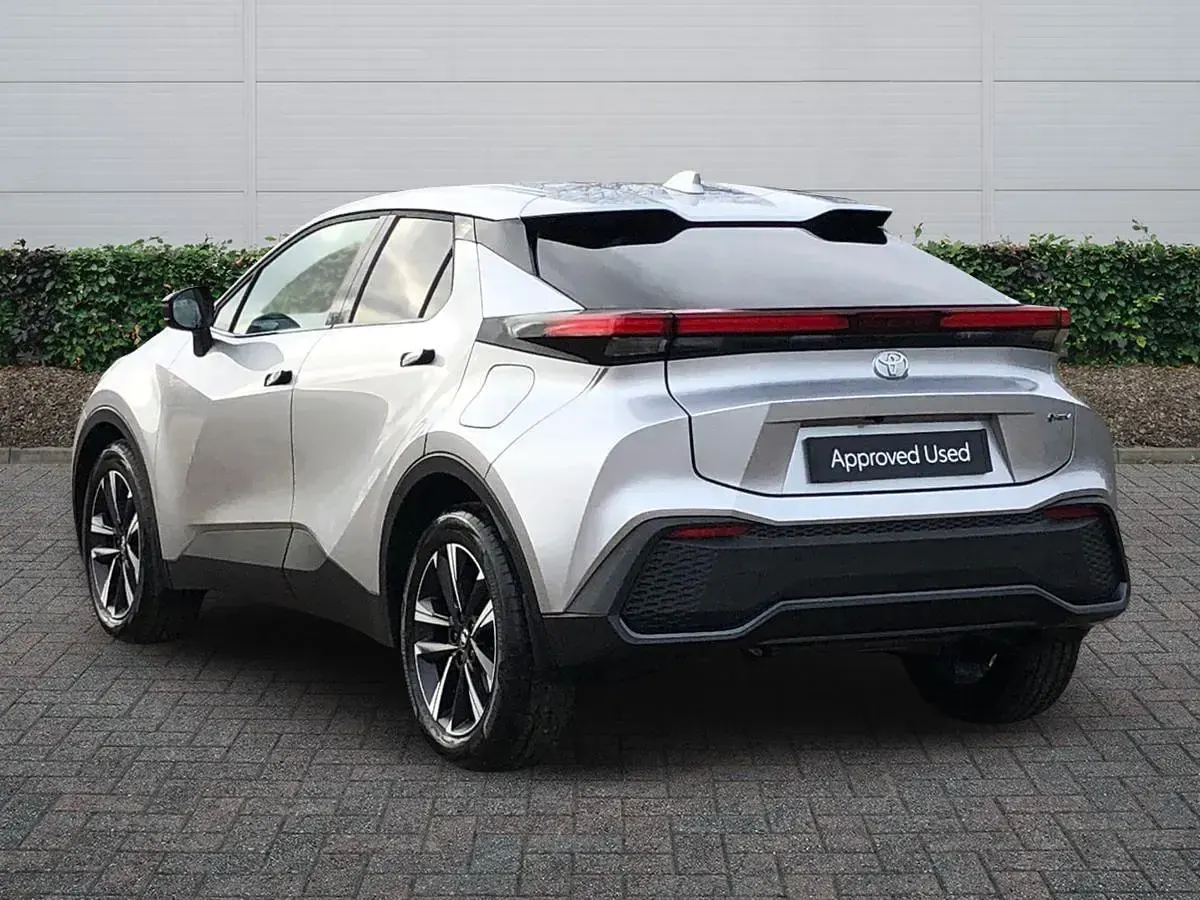Used Toyota C-HR Design 140 HP (102 kW) 2025 Silver SUV