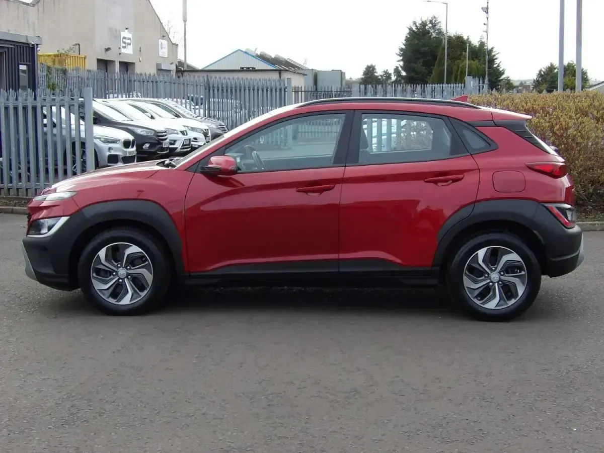 Used Hyundai Kona SE 195 HP (143 kW) 2022 Red SUV