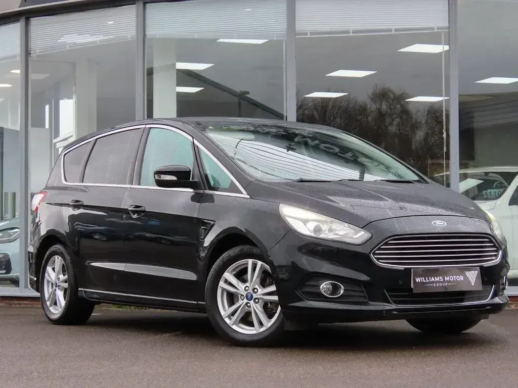 Used Ford S-MAX Titanium 150 HP (110 kW) 2016 Black MPV