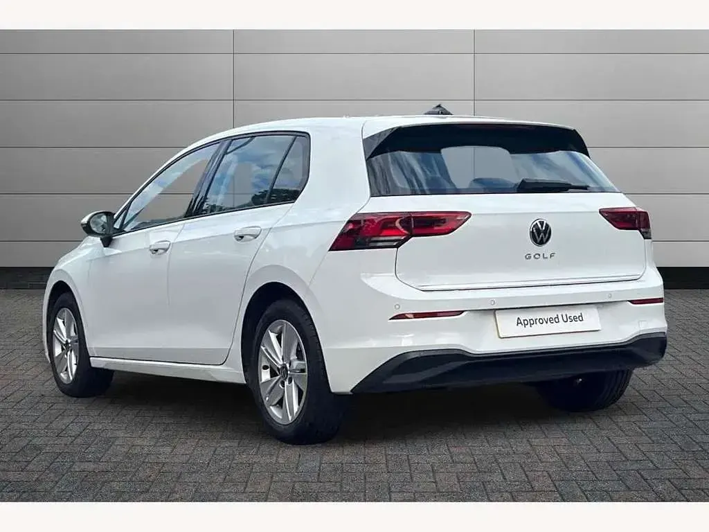 Used VW Golf VII Life 150 HP (110 kW) 2021 White Hatchback