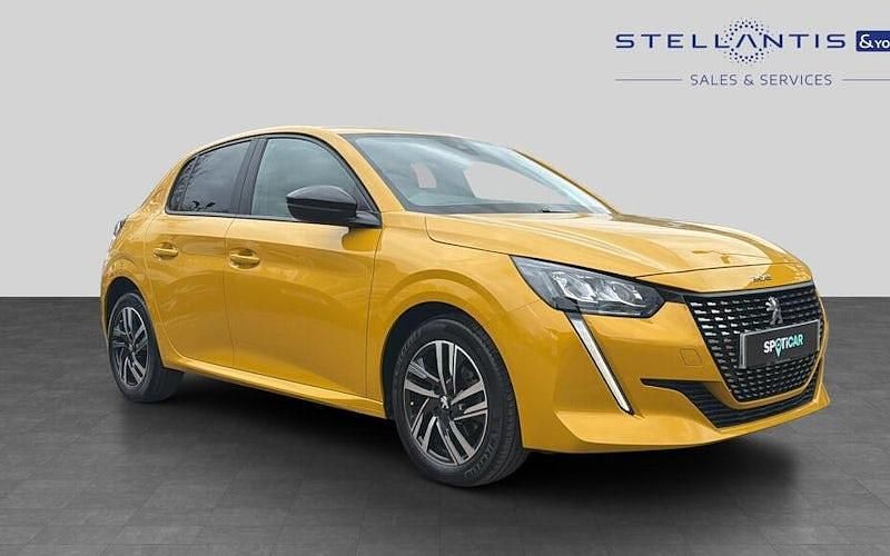 Used Peugeot 208 Active+ 75 HP (55 kW) 2023 Yellow Hatchback