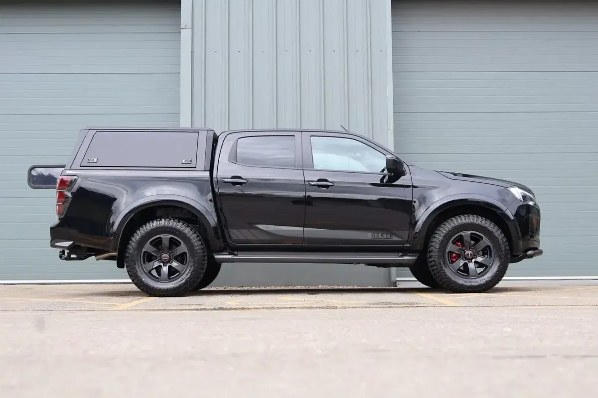 New Isuzu D-Max 2026 Black Pickup