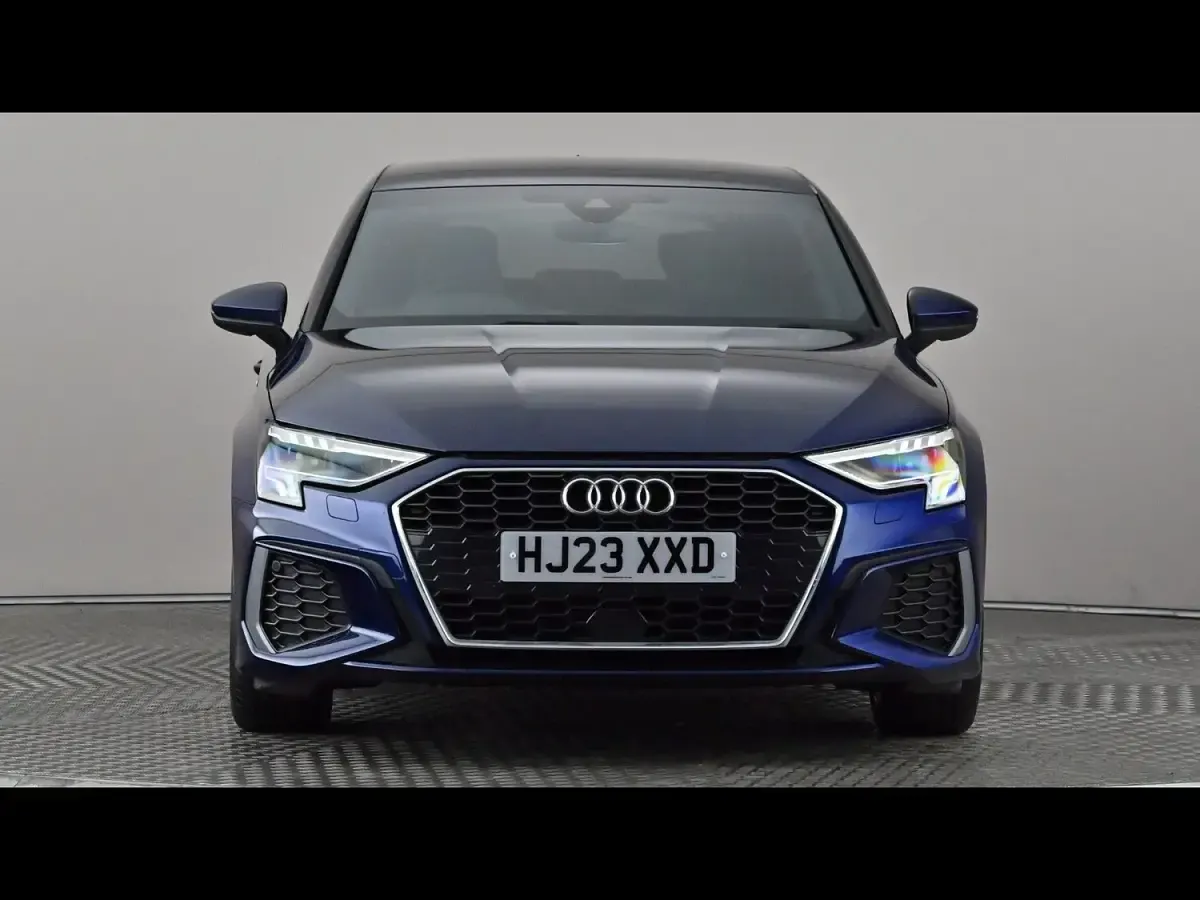 Used Audi A3 Comfort 150 HP (110 kW) 2023 Blue Sedan