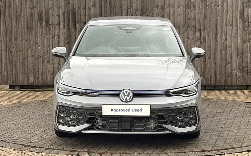 New 2025 VW Golf VIII GTE Hatchback | £28,999 (Super price) - Image 1/4