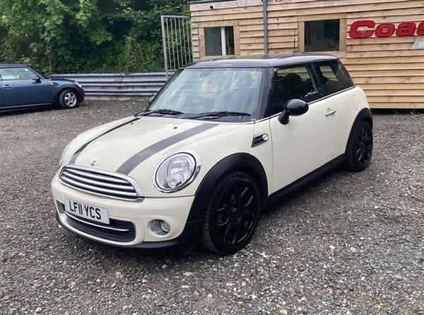 White Used 2011 Mini Cooper Hatch Hatchback | £3,895 (Fair price) - Image 1/1