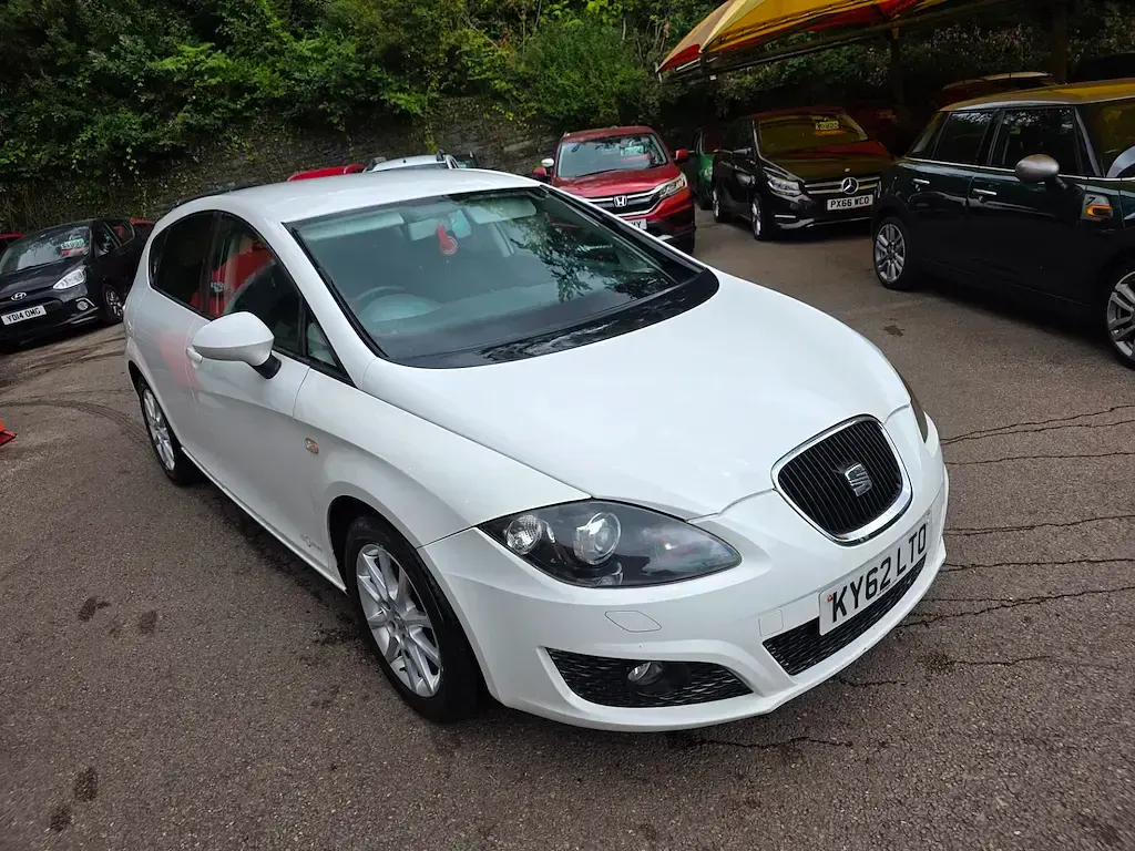 Used Seat Leon Copa 105 HP (77 kW) 2012 White Hatchback