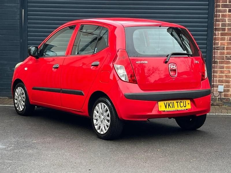 Used Hyundai i10 Classic 86 HP (63 kW) 2011 Red Hatchback