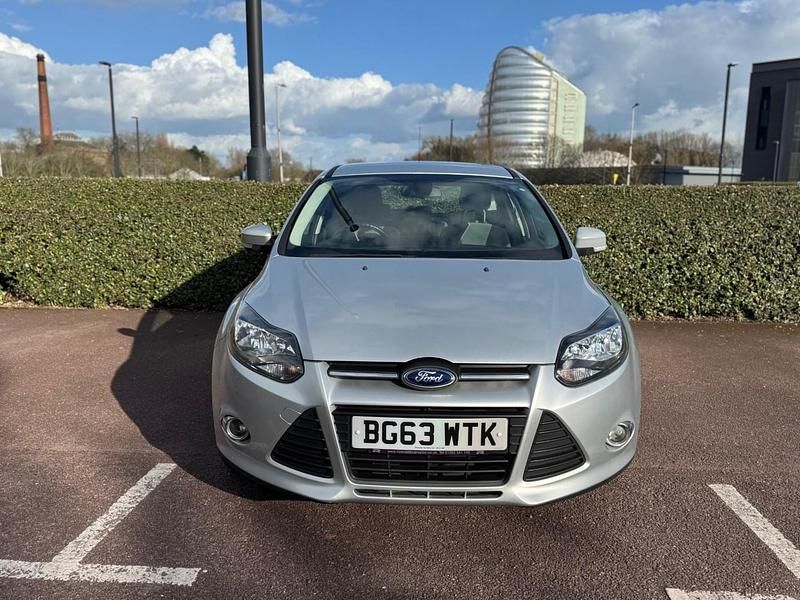 Used Ford Focus Zetec 115 HP (84 kW) 2013 Silver Hatchback