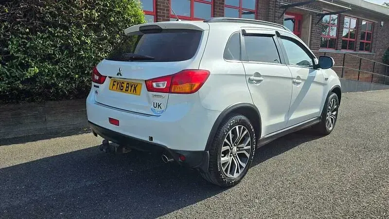 Used Mitsubishi ASX 147 HP (108 kW) 2016 White SUV