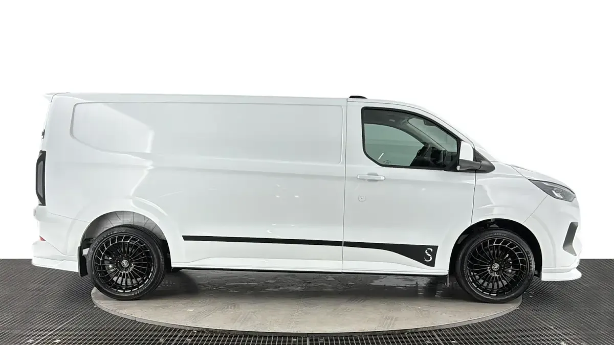 Used Ford Transit Custom Limited 136 HP (100 kW) 2024 White Van