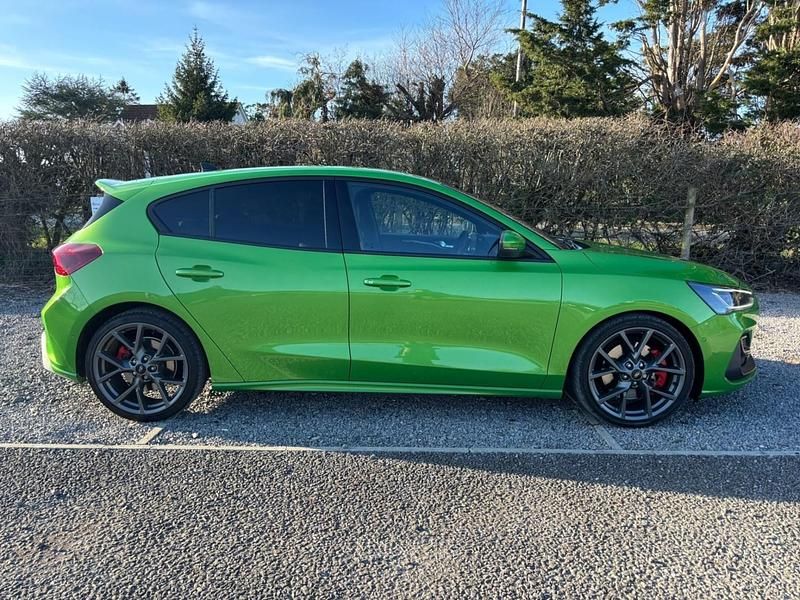 Usado Ford Focus ST 280 HP (205 kW) 2023 Verde Citadino