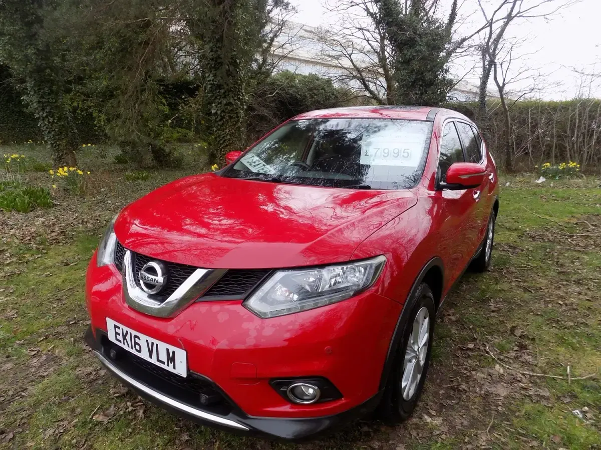 Used Nissan X-Trail Acenta 163 HP (119 kW) 2016 Red SUV