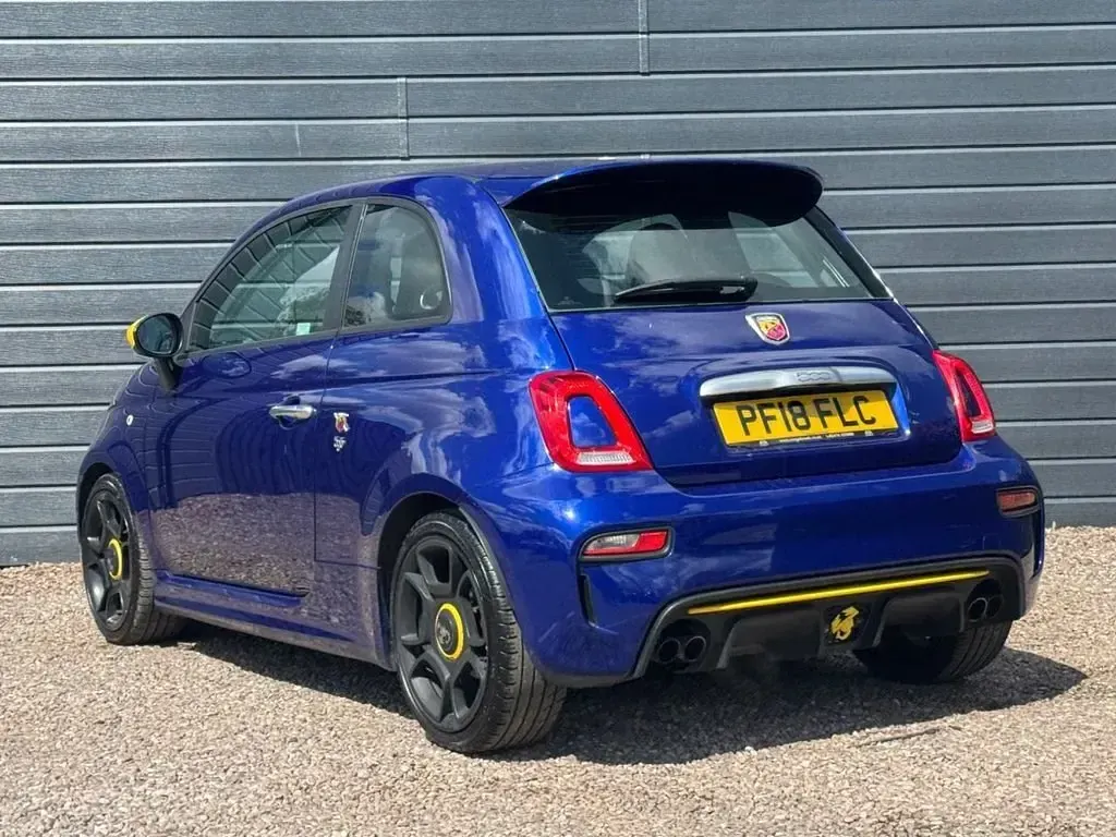 Usado Abarth 595 160 HP (117 kW) 2018 Azul Citadino