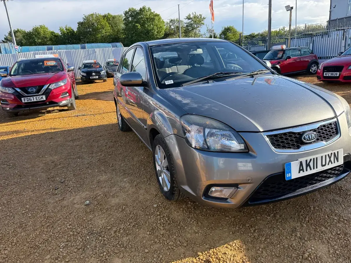 Used Kia Rio 2011 Silver Hatchback
