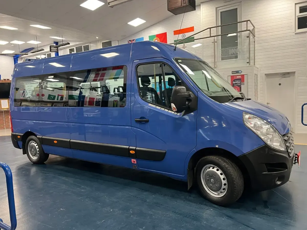 Usado Renault Master 100 CV (73 kW) 2013 Azul