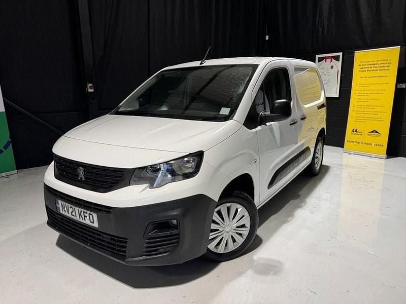 Used Peugeot Partner 2021 White MPV