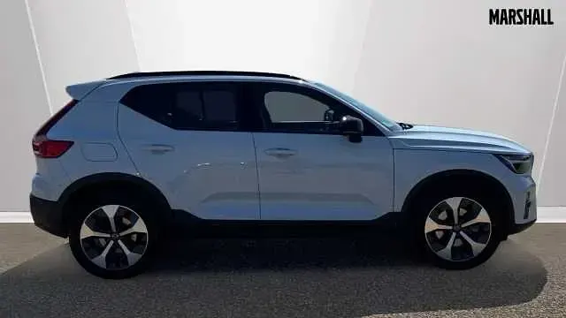 Usado Volvo XC40 Plus 194 CV (142 kW) 2024 Azul SUV