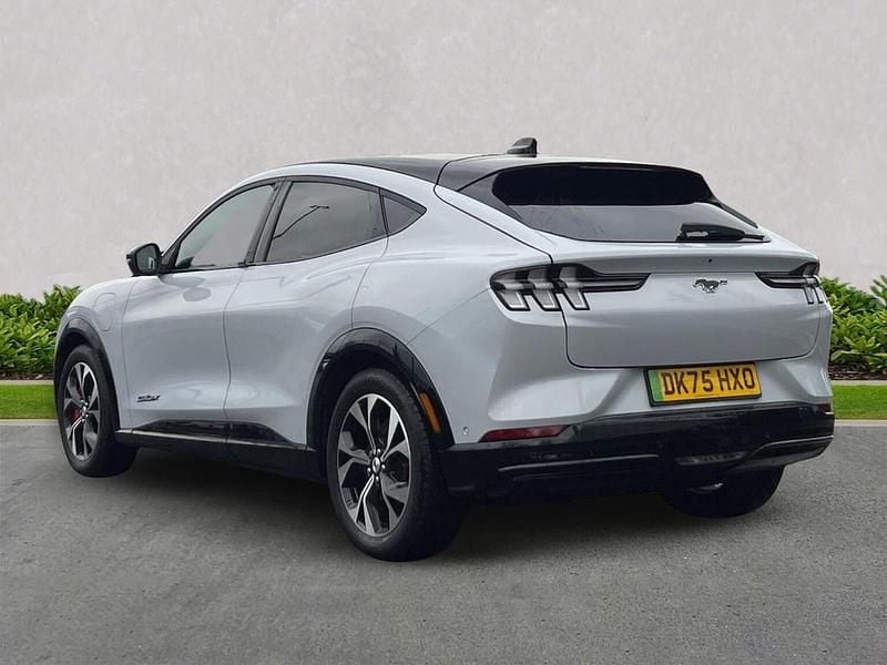 New Ford Mustang Premium 351 HP (258 kW) 2025 White Hatchback