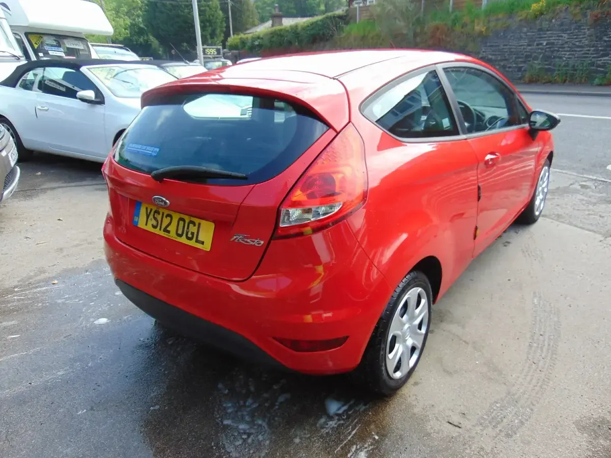 Used Ford Fiesta Style 82 HP (60 kW) 2012 Red Hatchback