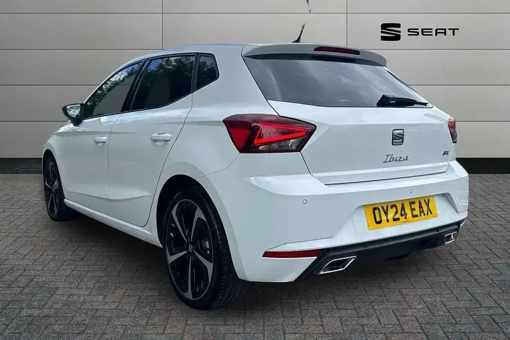 Used Seat Ibiza FR Sport 113 HP (83 kW) 2024 White Hatchback