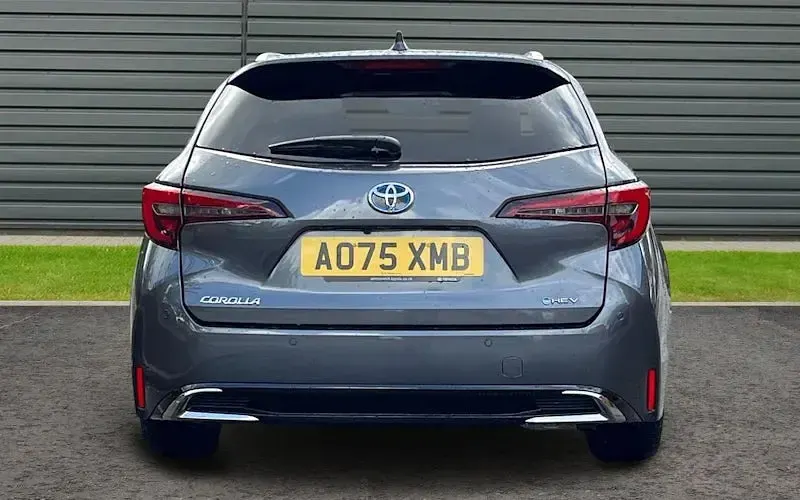 Second-hand Toyota Corolla Design 140 CP (102 kW) 2026 Break