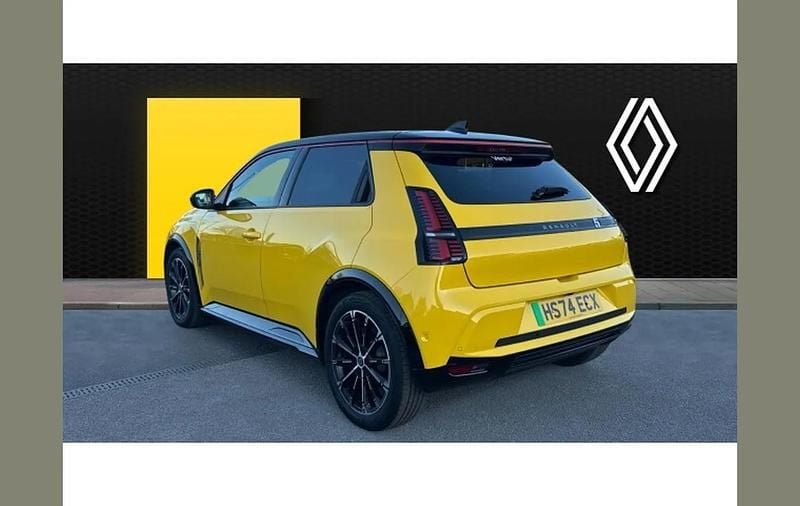 Used Renault R5 Iconic 110 kW (150 HP) 2024 Other Hatchback