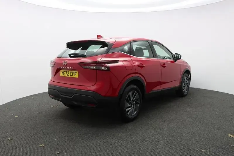 Używany Nissan Qashqai Acenta Premium 2022 Czerwony SUV
