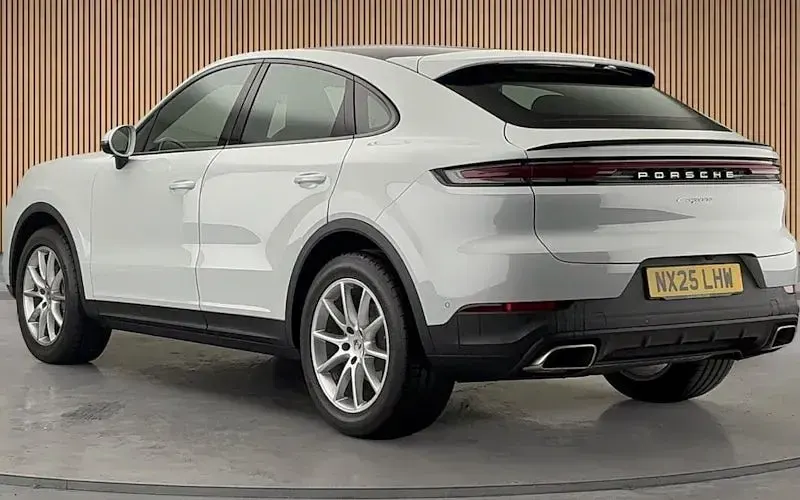 New Porsche Cayenne 354 HP (260 kW) 2025 Carrara white SUV