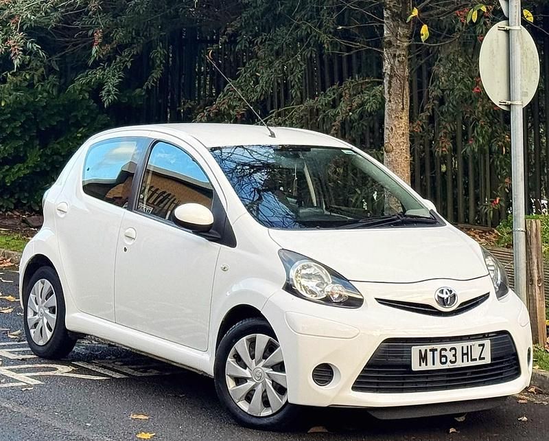 White Used 2013 Toyota Aygo Hatchback | £7,495 (Fair price) - Image 1/4