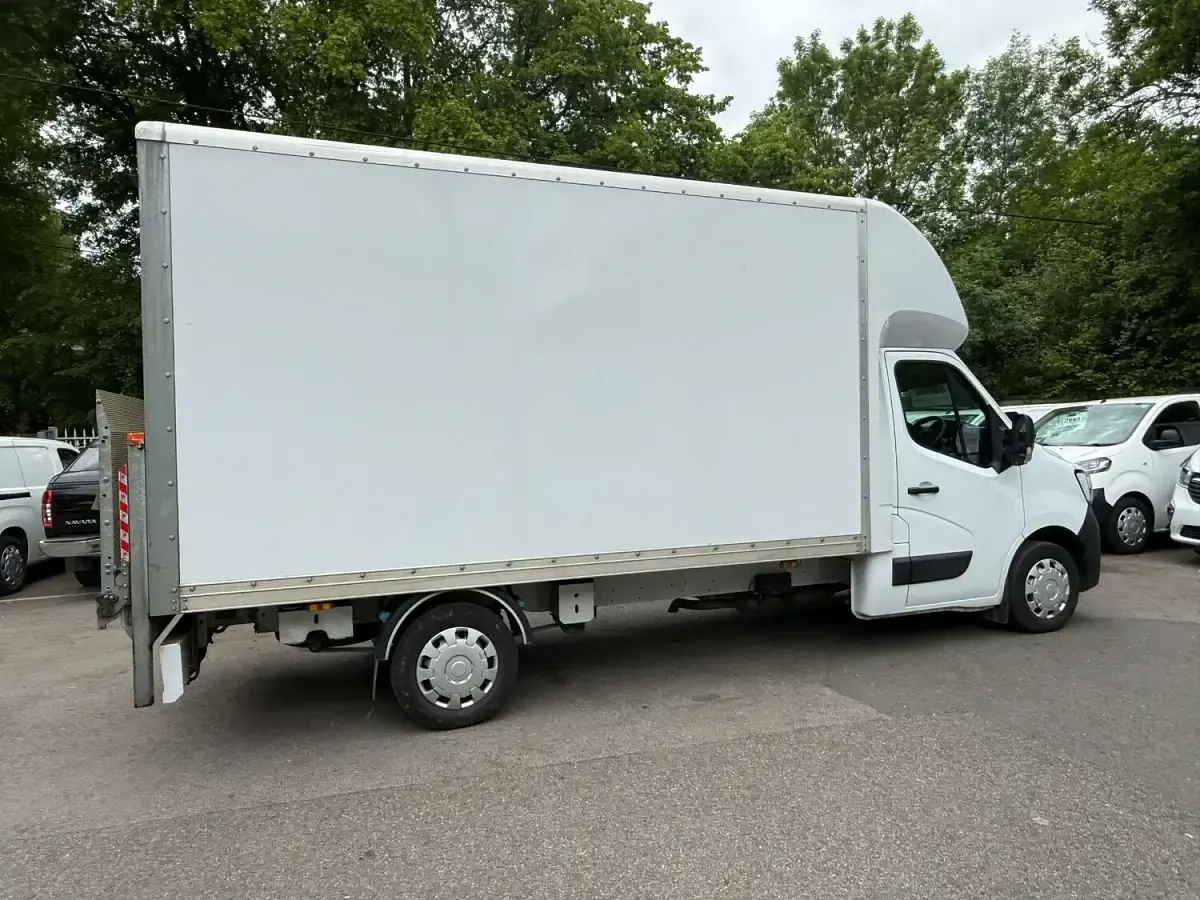 Used Renault Master Business 2024 White MPV