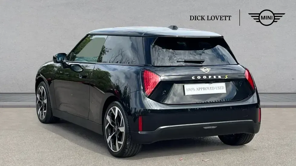 Used Mini Cooper SE Hatch 158 kW (215 HP) 2024 Black Hatchback