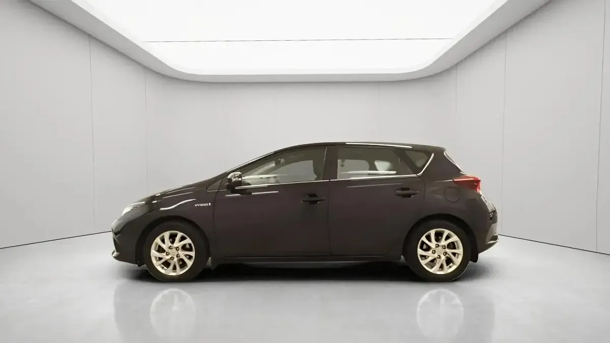 Used Toyota Auris Hybrid 2018 Black Hatchback