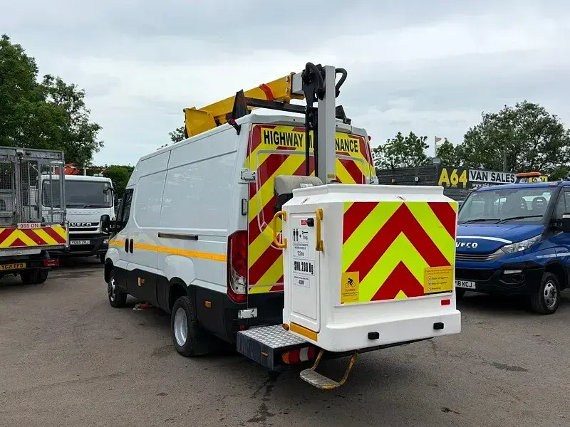 Used Iveco Daily 150 HP (110 kW) 2017 White
