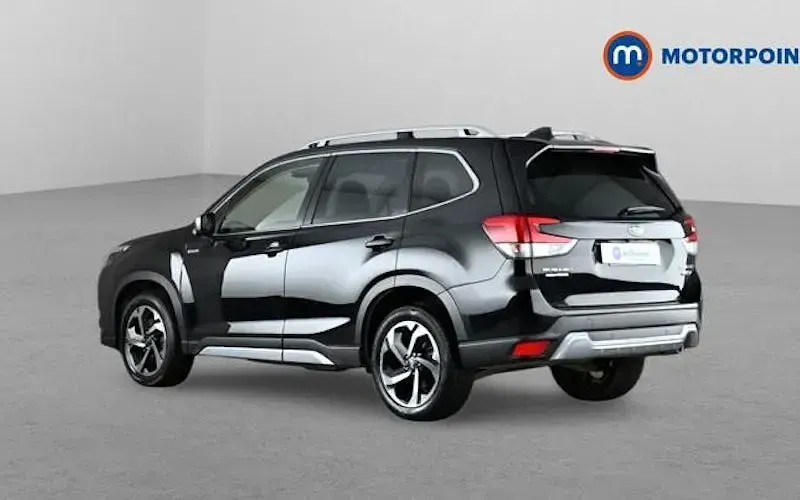 Usado Subaru Forester Premium 150 HP (110 kW) 2024 Preto SUV