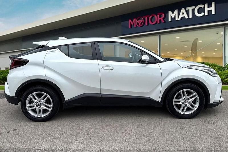 Used Toyota C-HR 2023 White SUV