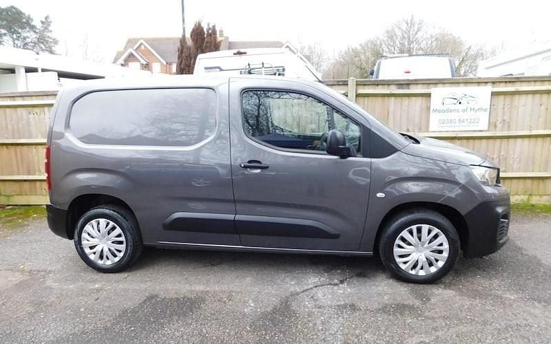Used Peugeot Partner 102 HP (75 kW) 2020 Grey MPV