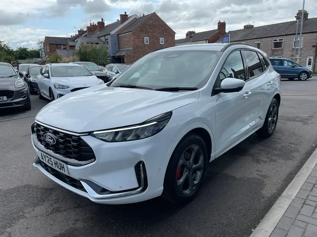 Used Ford Kuga ST-Line 150 HP (110 kW) 2025 White SUV