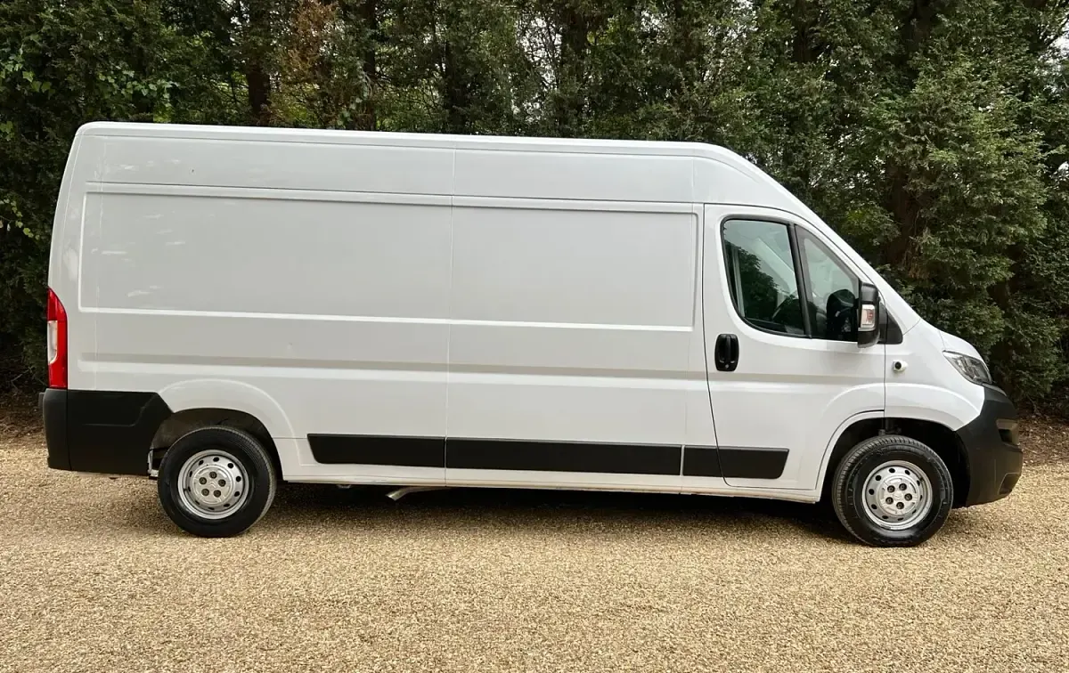 Used Citroën Relay 140 HP (102 kW) 2021 White Van