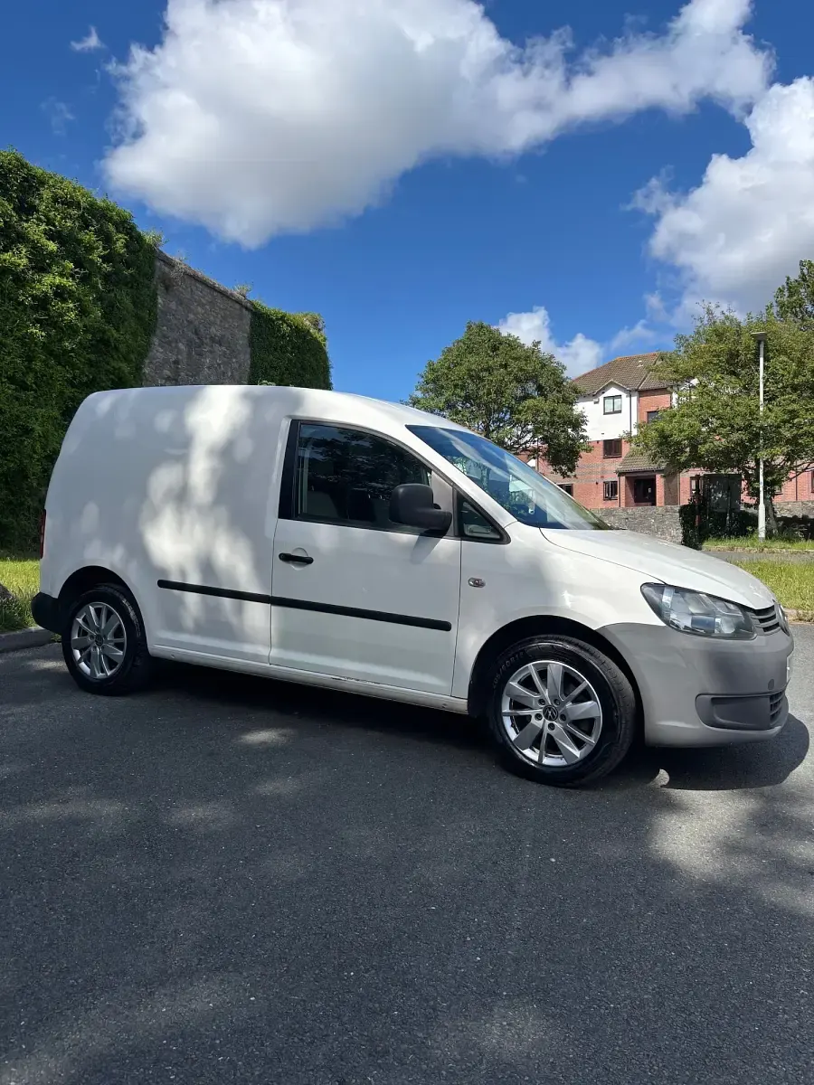 Used VW Caddy 75 HP (55 kW) 2012 White MPV