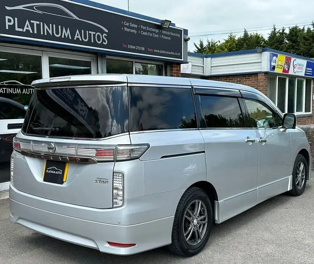 Used Nissan Elgrand 2012 Silver MPV